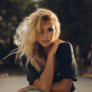 Meet your Posher, Julienne